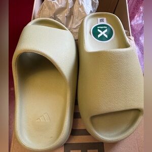 Kids Yeezy Slides